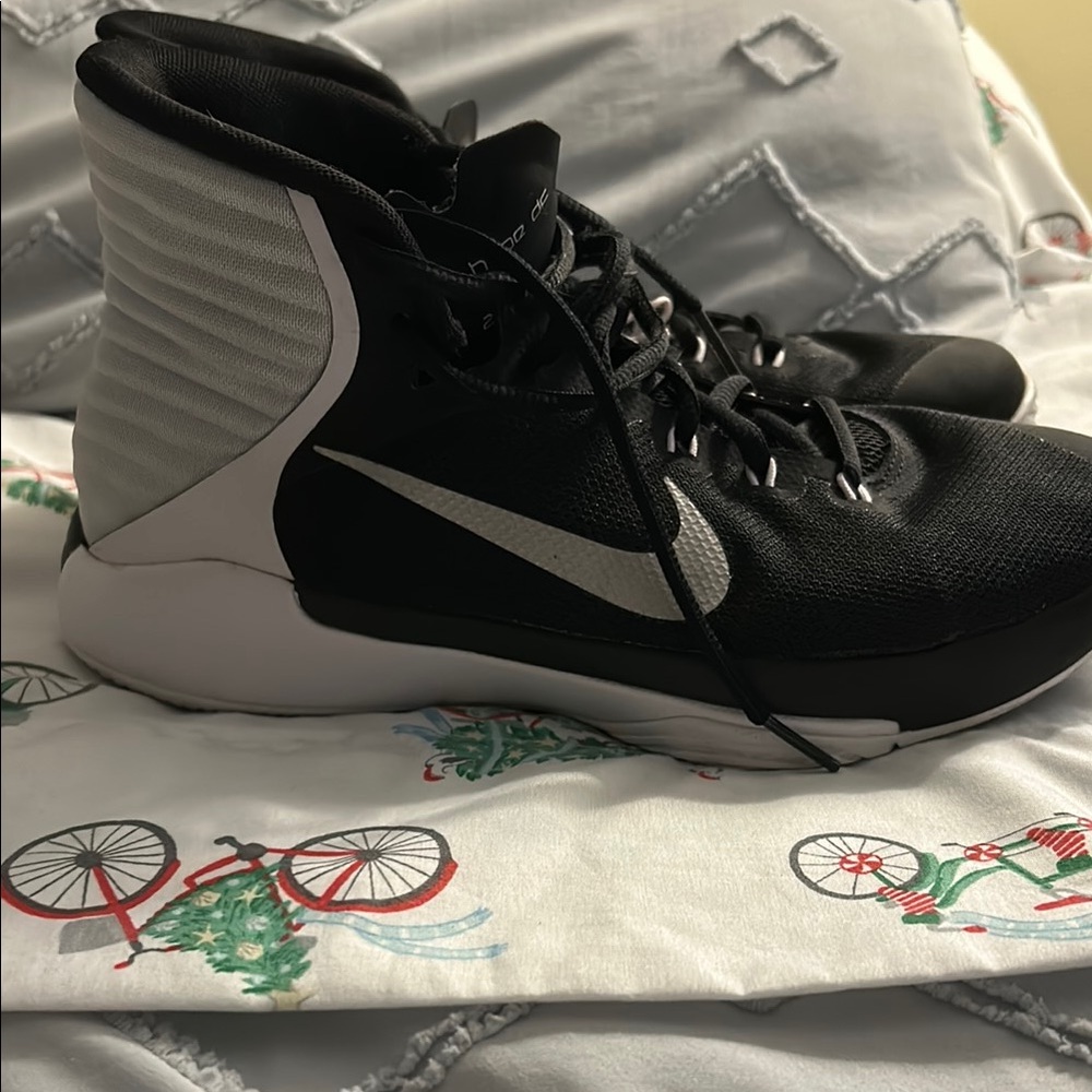 Nike Prime Hype DF Women’s 8 Basketball shoes